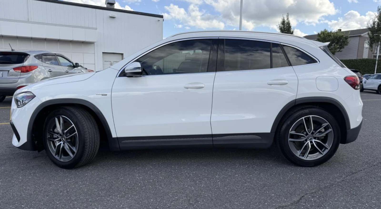 Mercedes-Benz GLA 35* AMG* 4MATIC* 360КАМЕРА* LANE* ASSIST* ПАНОРАМА, снимка 6 - Автомобили и джипове - 55979308