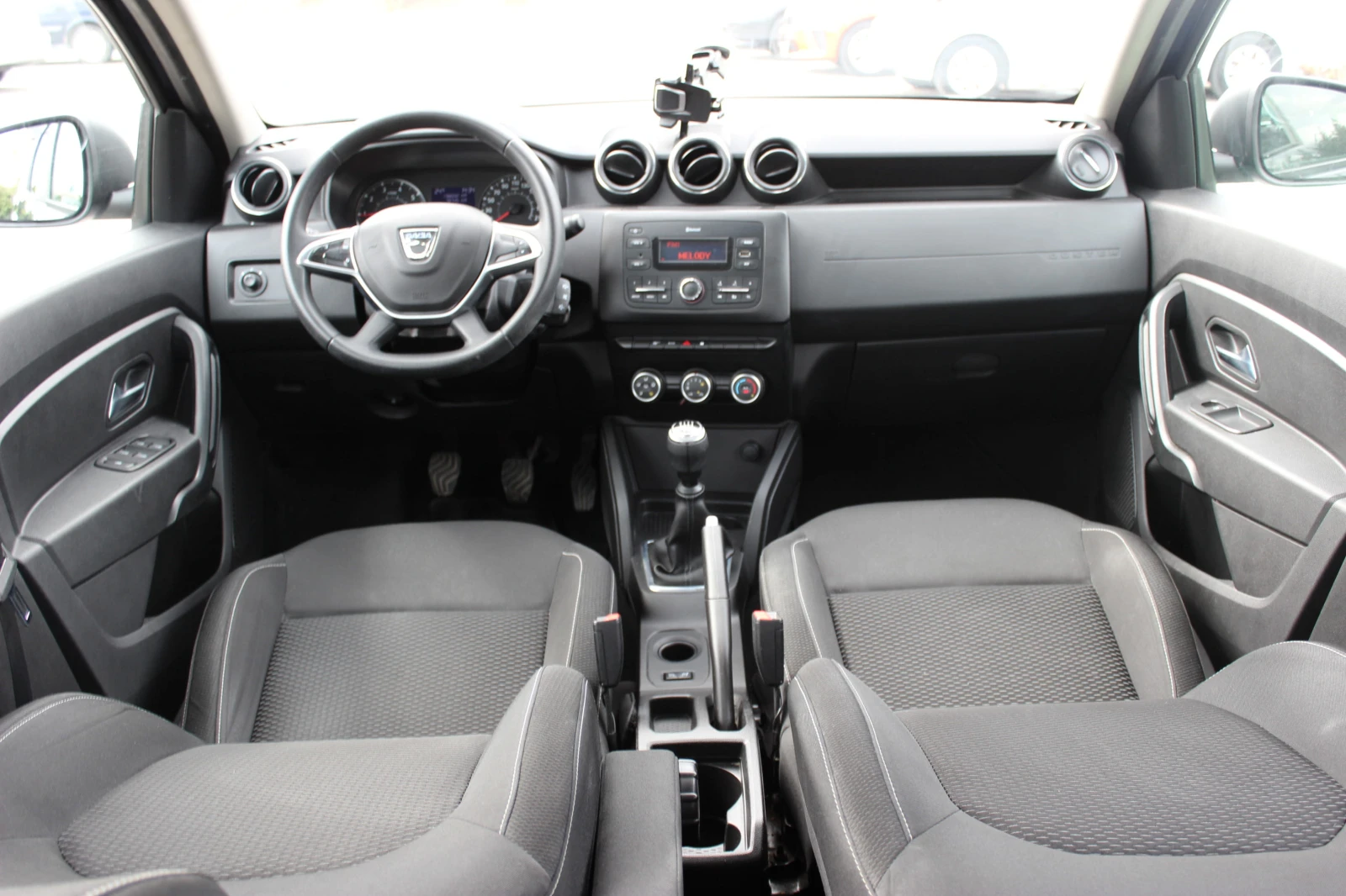 Dacia Duster 1.5 dCi  EURO 6 РЕГИСТРАЦИЯ    , снимка 12 - Автомобили и джипове - 56114501