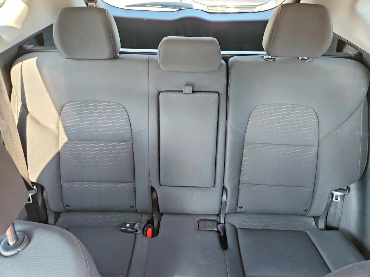 Hyundai Tucson 2.0l Se, снимка 10 - Автомобили и джипове - 56602267