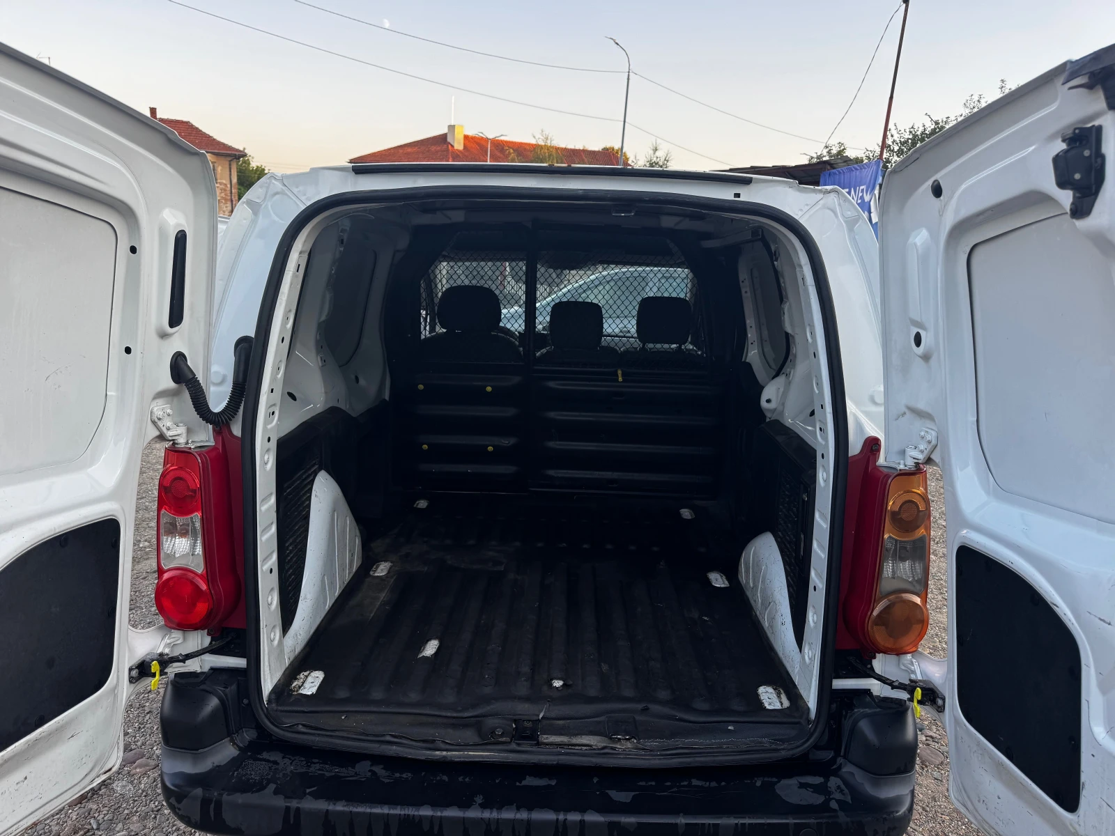 Peugeot Partner 1.6HDI-90* KLIMA - изображение 9