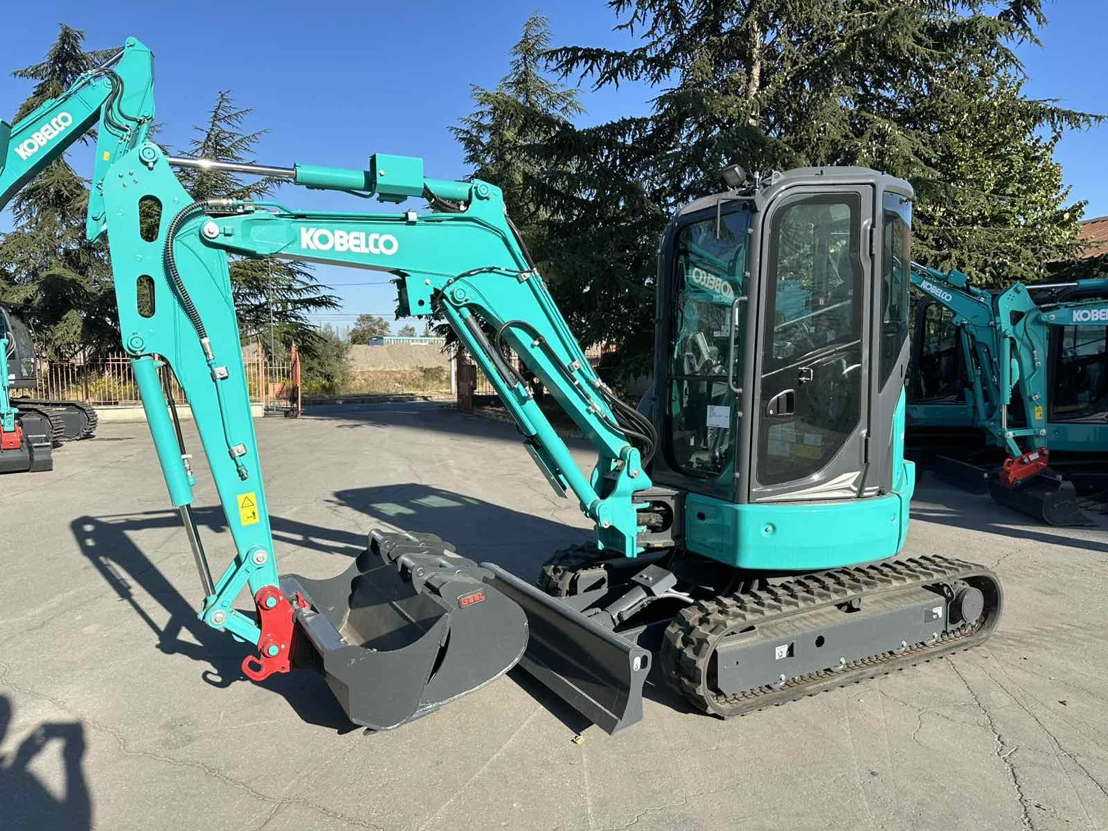 Багер Kobelco SK28SR-7, снимка 1