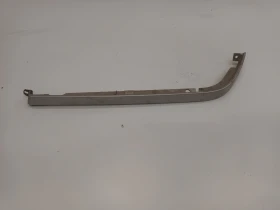 Лайсна под фар лява мерцедес ц220 цди w202