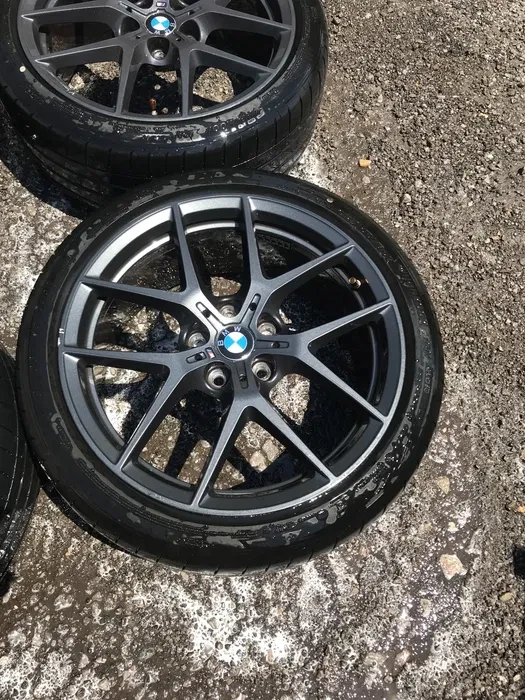 Гуми с джанти Hankook 225/40R18, снимка 2 - Гуми и джанти - 56233041