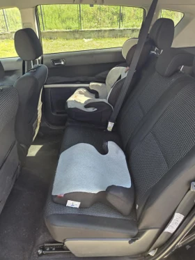 Toyota Corolla verso, снимка 8