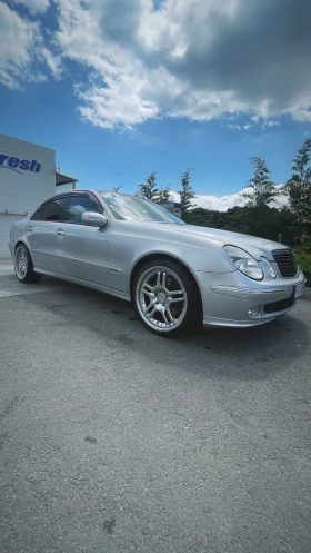  Mercedes-Benz E 320