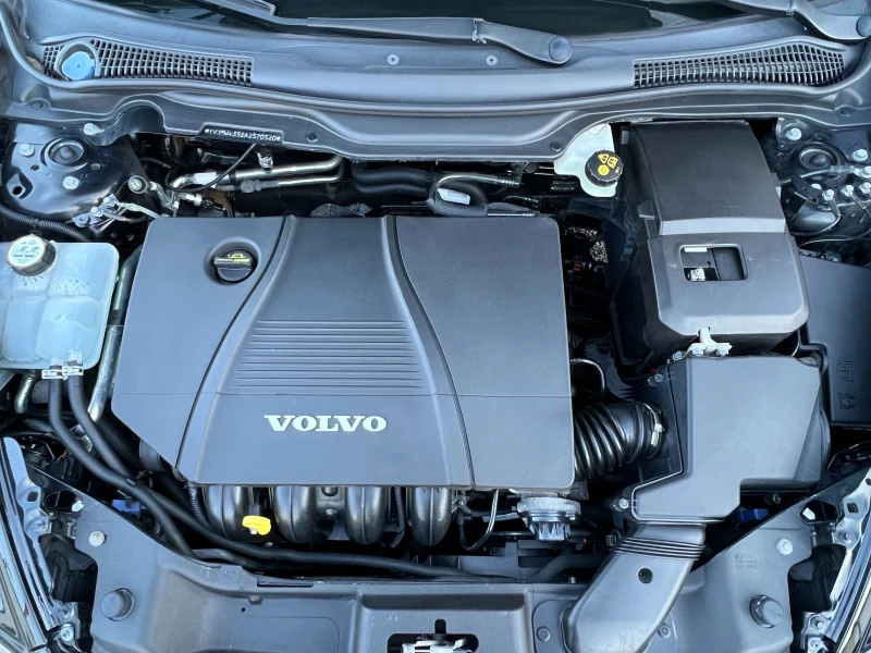 Volvo V50 2.0i Фейслифт/Еврo 5/БEЗУПРЕЧНО СЪСТОЯНИЕ/PDC/, снимка 10 - Автомобили и джипове - 47887561