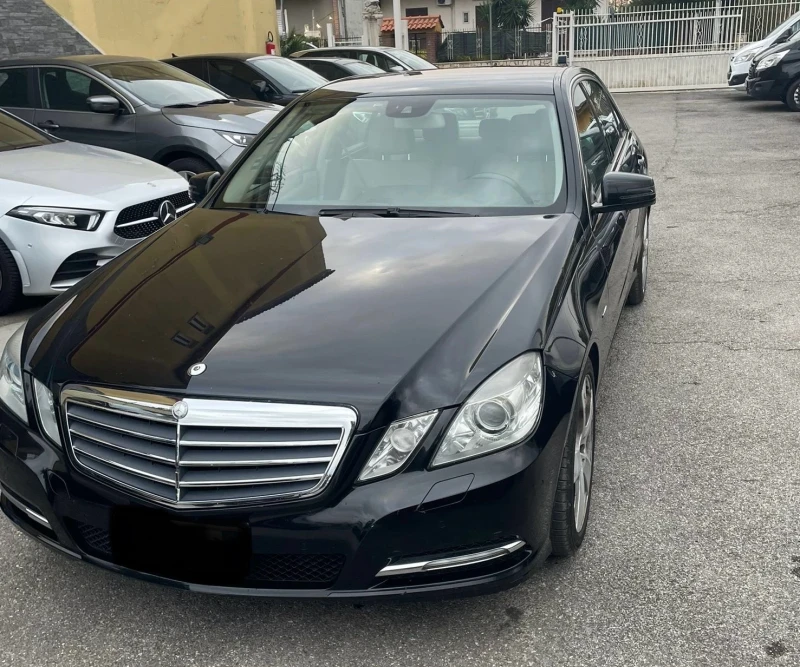 Mercedes-Benz E 250 Седан Кожа Нави, снимка 3 - Автомобили и джипове - 48738595