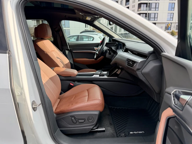 Audi E-Tron 55 Quattro 95kw, снимка 12 - Автомобили и джипове - 53296684