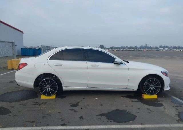 Mercedes-Benz C 300 дистроник* камра* панорама* подгрев* ел.седалки* , снимка 7 - Автомобили и джипове - 48820377