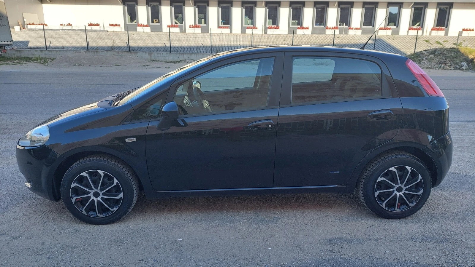 Fiat Punto 1.4i- Германия ОТЛИЧНА - изображение 5