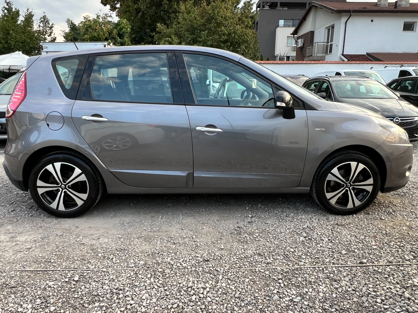 Renault Scenic 1.4TCe BOSE/ПАНОРАМА/КОЖА/Серв. история/173167км./ - изображение 5