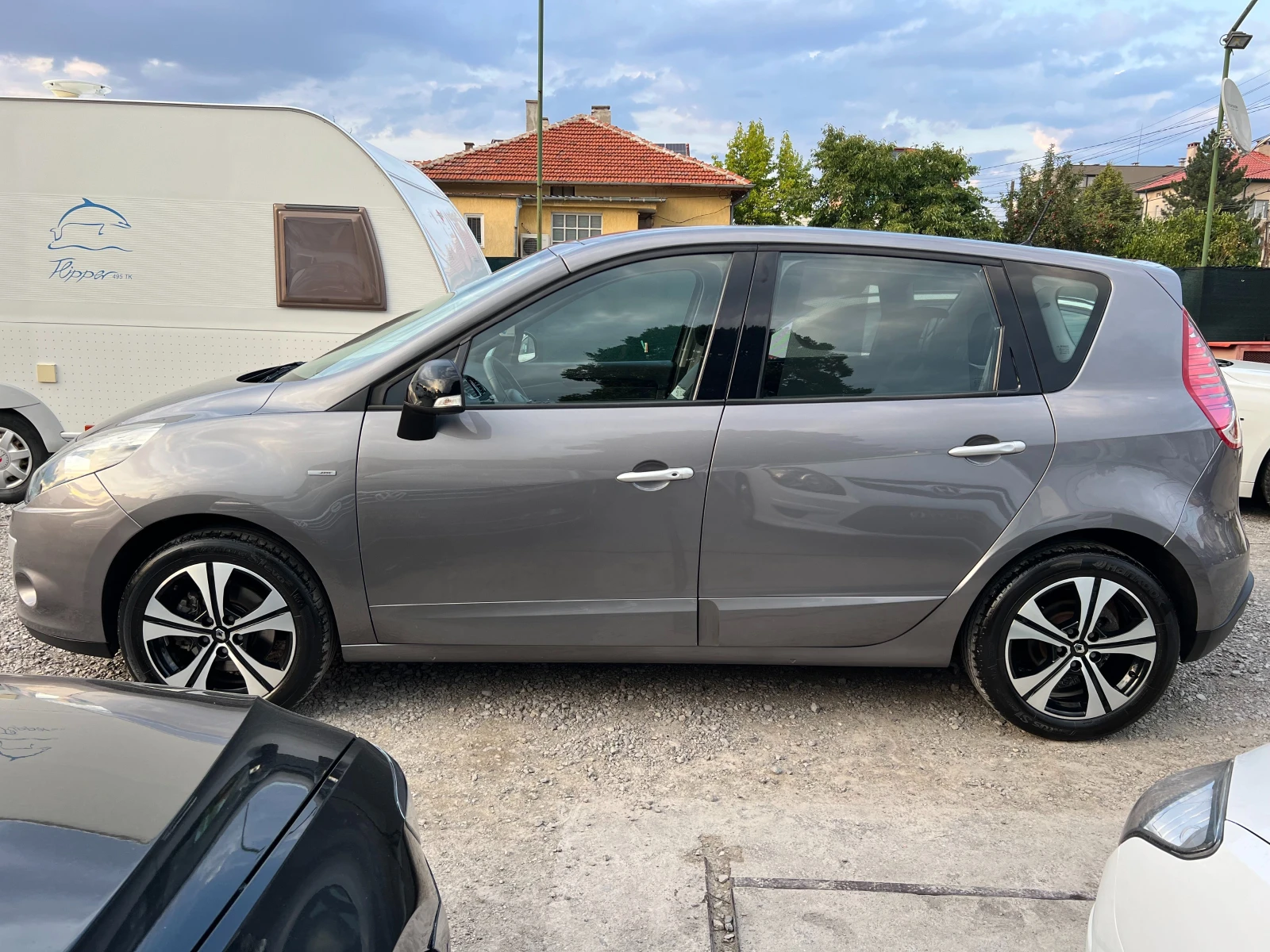 Renault Scenic 1.4TCe BOSE/ПАНОРАМА/КОЖА/Серв. история/173167км./ - изображение 2