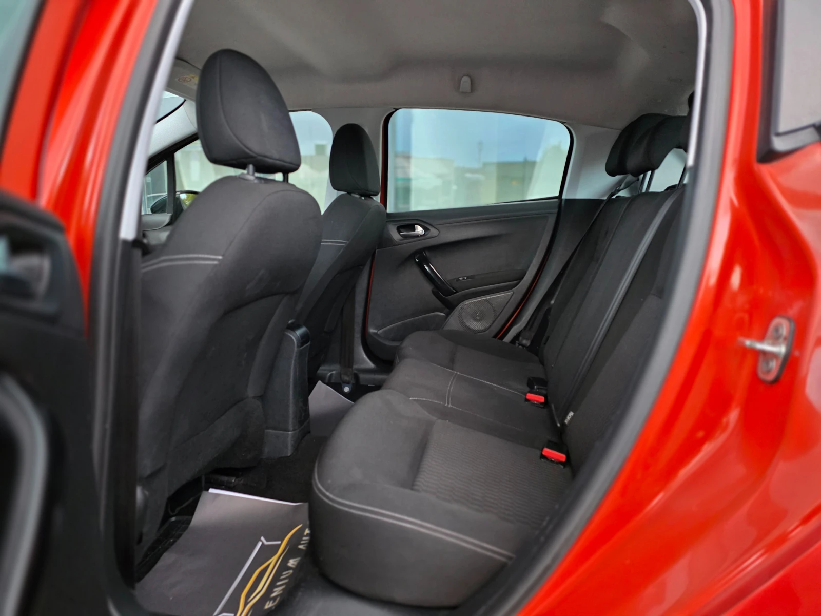 Peugeot 208 6 МЕСЕЦА ГАРАНЦИЯ/1.2i 83к.с. От България - изображение 9