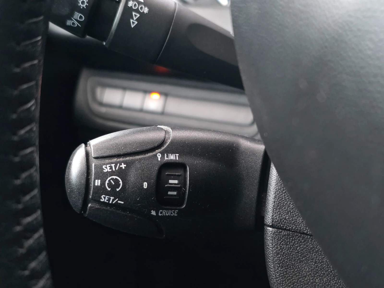 Peugeot 208 6  /1.2i 83..   | Mobile.bg   14