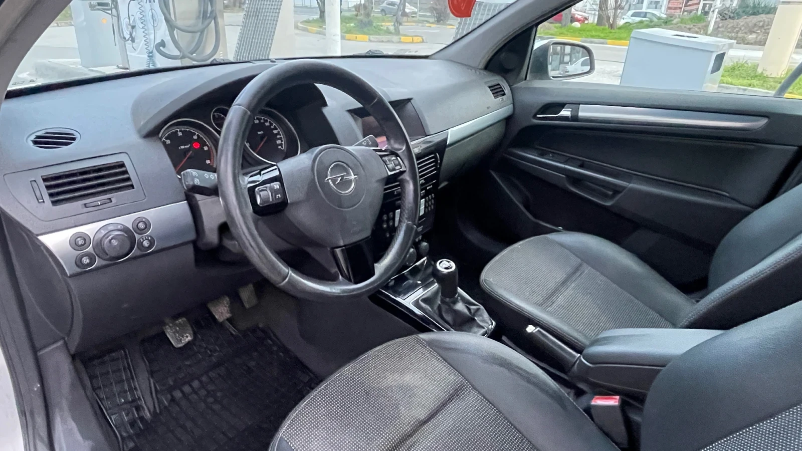 Opel Astra H, снимка 5 - Автомобили и джипове - 53687359