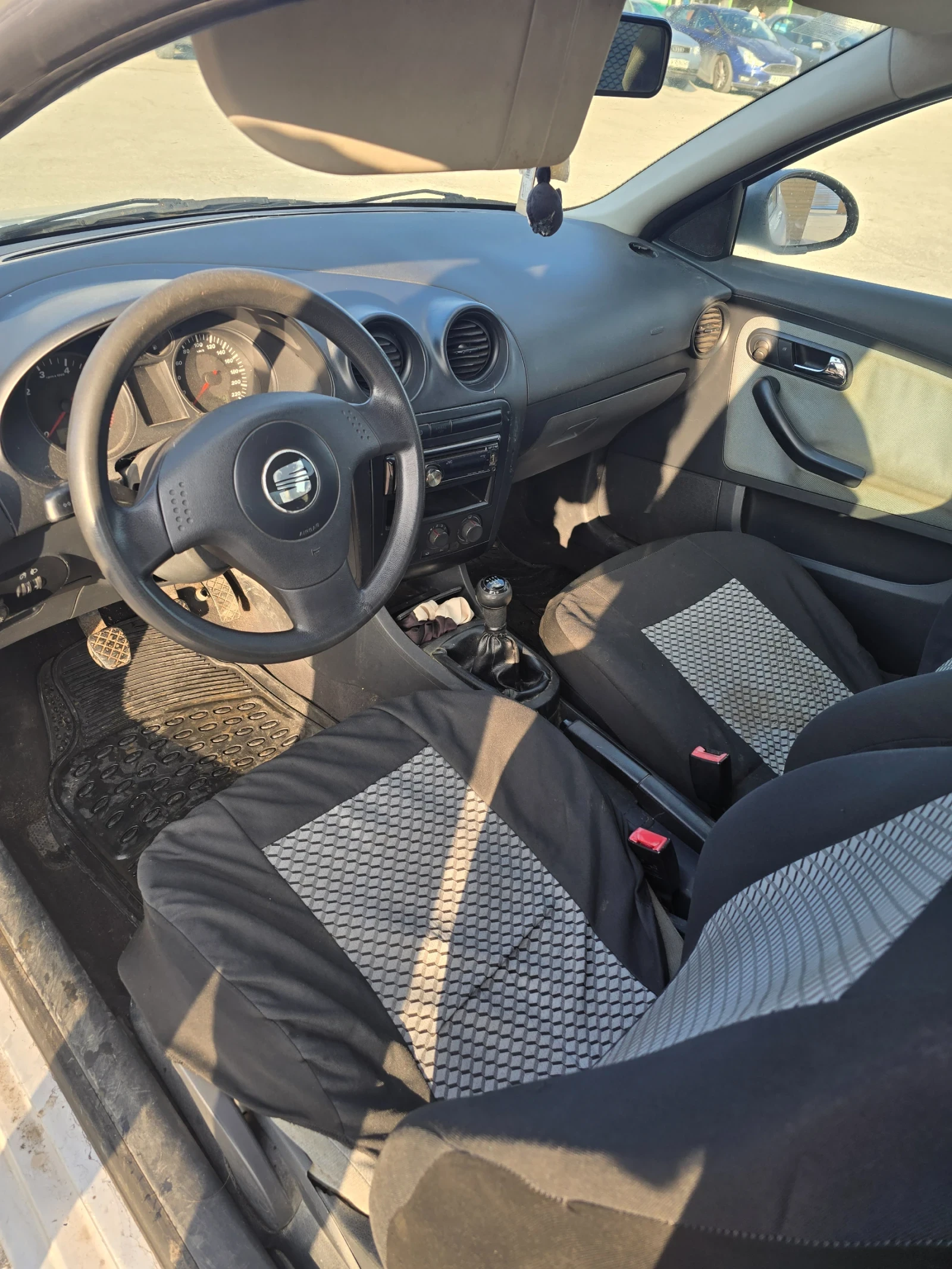 Seat Ibiza, снимка 4 - Автомобили и джипове - 53848363