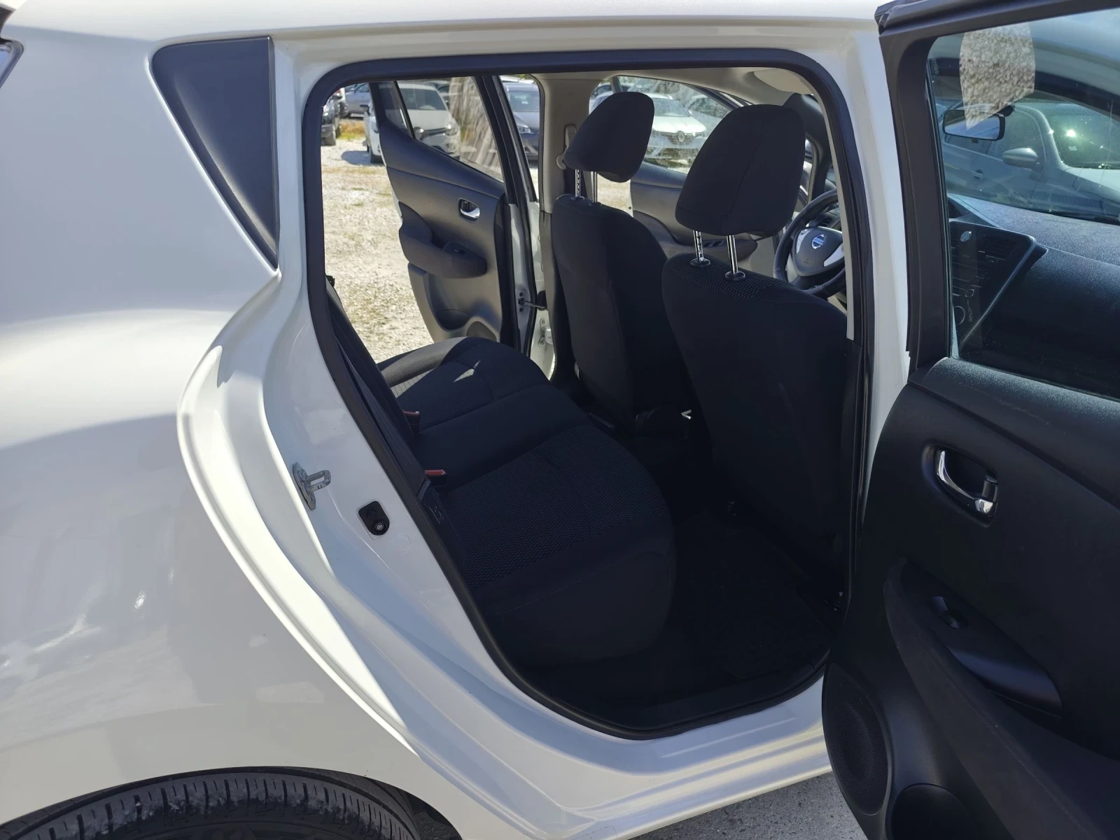 Nissan Leaf  30kw, снимка 9 - Автомобили и джипове - 54428759