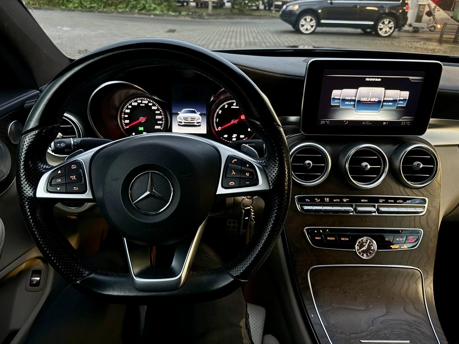 Mercedes-Benz C 250 AMG Line, снимка 9 - Автомобили и джипове - 54459628