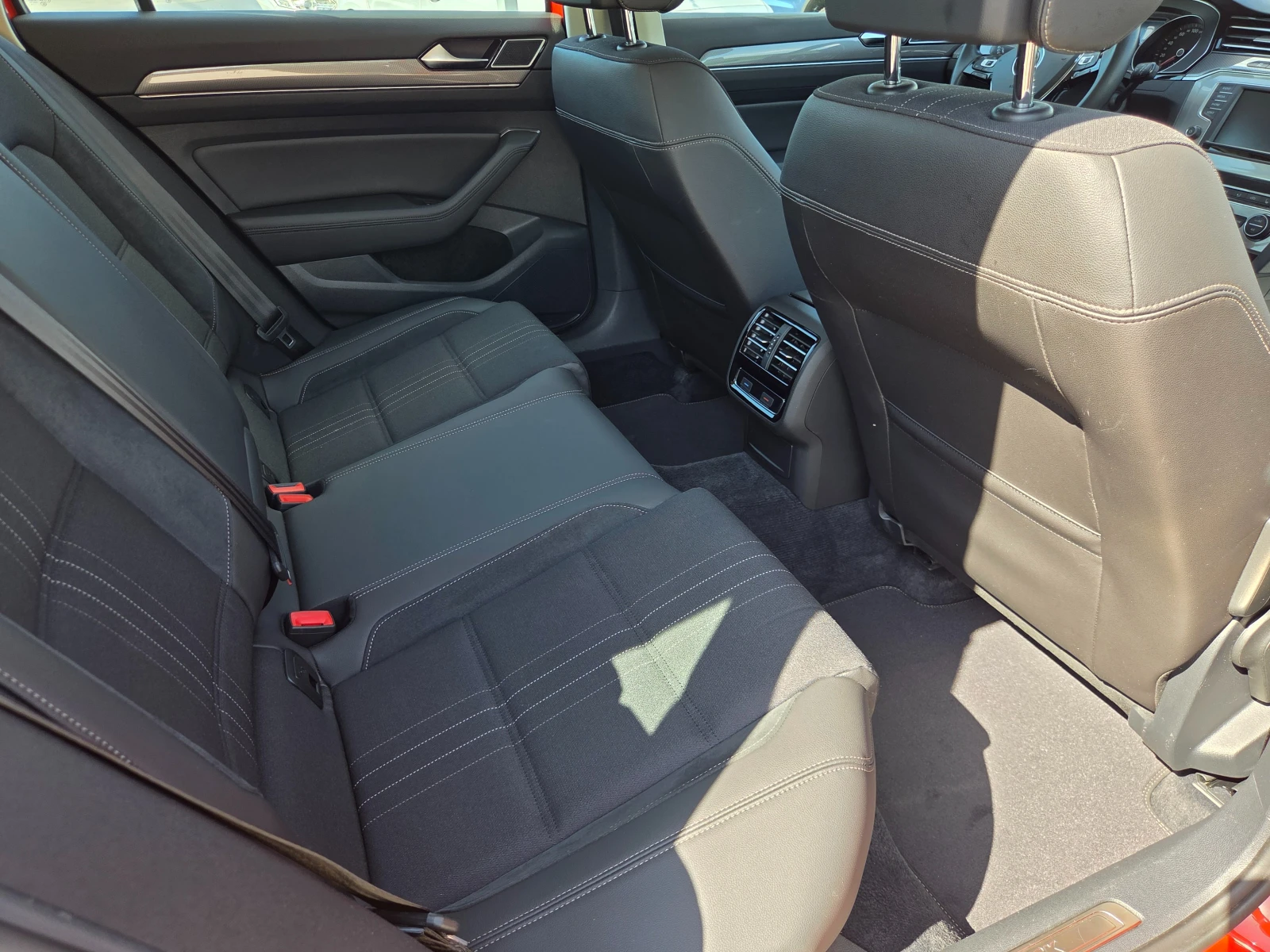 VW Alltrack 2.0 TDI 190 k.c Highline Швейцария, снимка 9 - Автомобили и джипове - 54629683