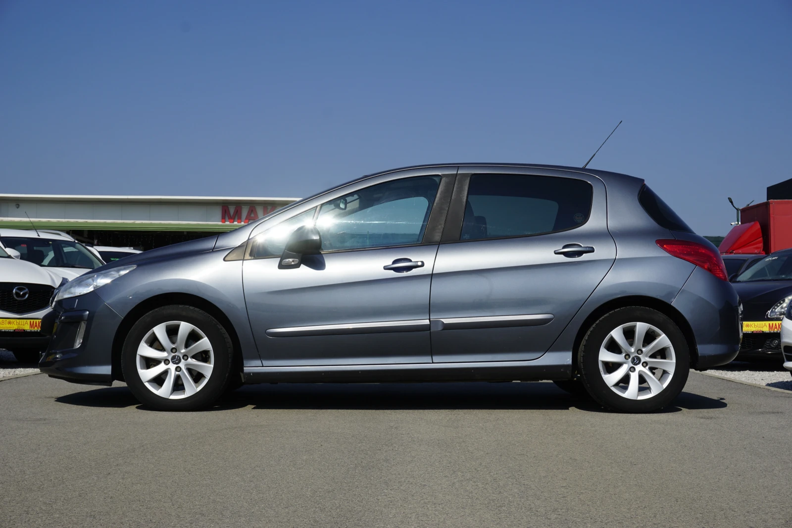 Peugeot 308 1.6HDI/Автоматик/Нави/Подгрев/Печка/Панорама, снимка 8 - Автомобили и джипове - 55323526