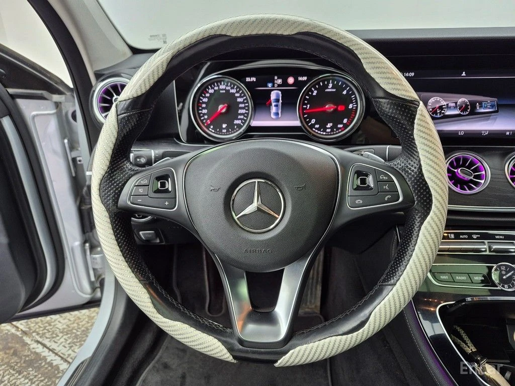 Mercedes-Benz E 220 4MATIC* AVANTGARDE* ХЕДЪП* КАМЕРА* КРАЙНА ЦЕНА, снимка 11 - Автомобили и джипове - 55534114