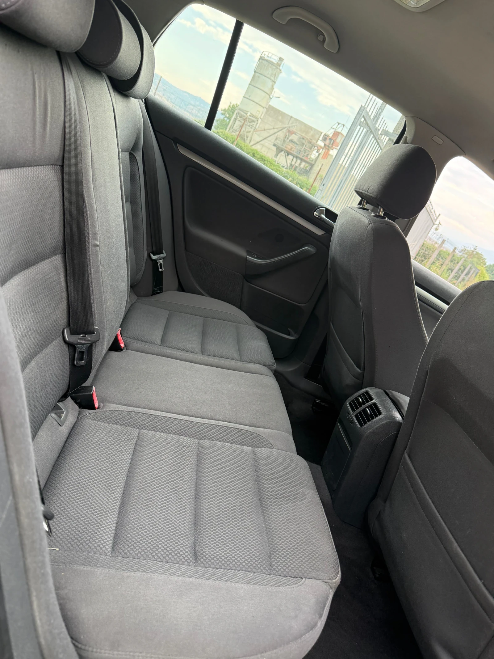 VW Golf 1.9TDI, снимка 8 - Автомобили и джипове - 55600806