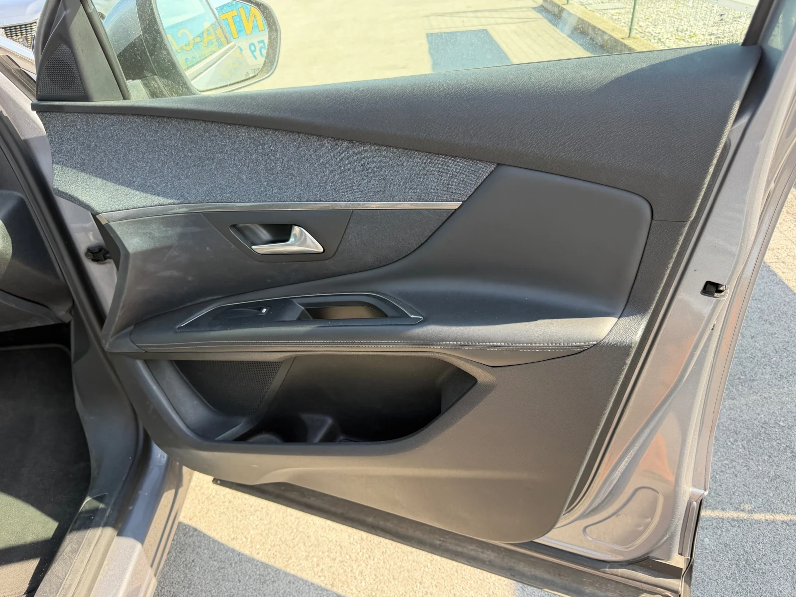 Peugeot 3008 1.6 HDI, снимка 9 - Автомобили и джипове - 55665442