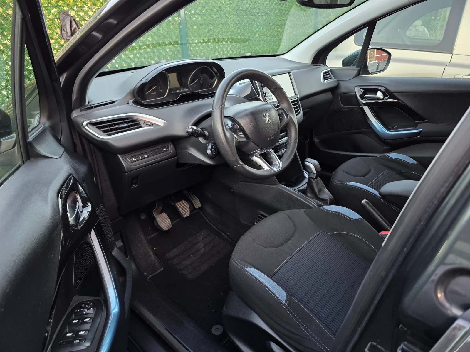 Peugeot 208 Navi panorama, снимка 6 - Автомобили и джипове - 55683281