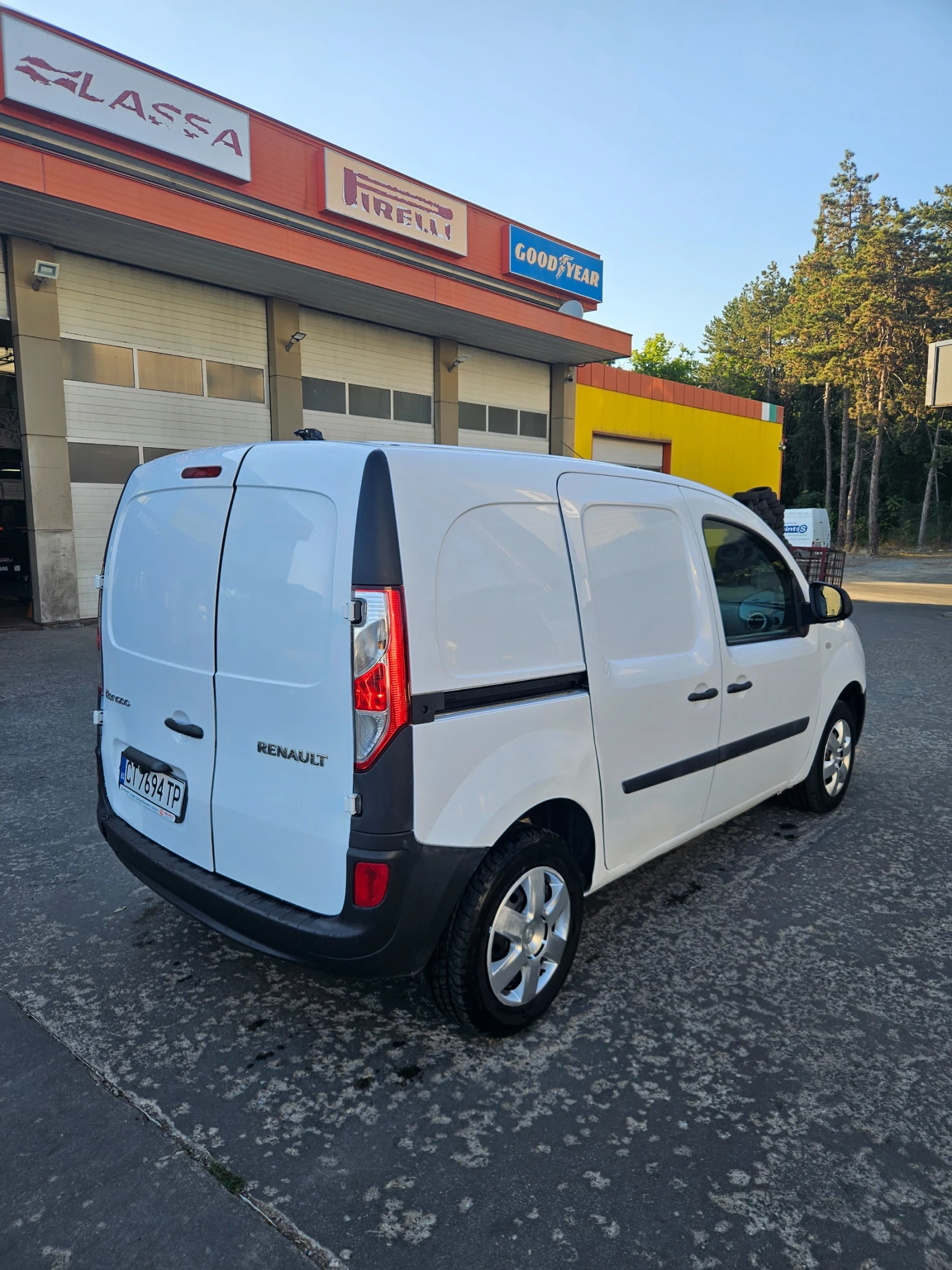 Renault Kangoo 1.5 d, снимка 3 - Автомобили и джипове - 56344879