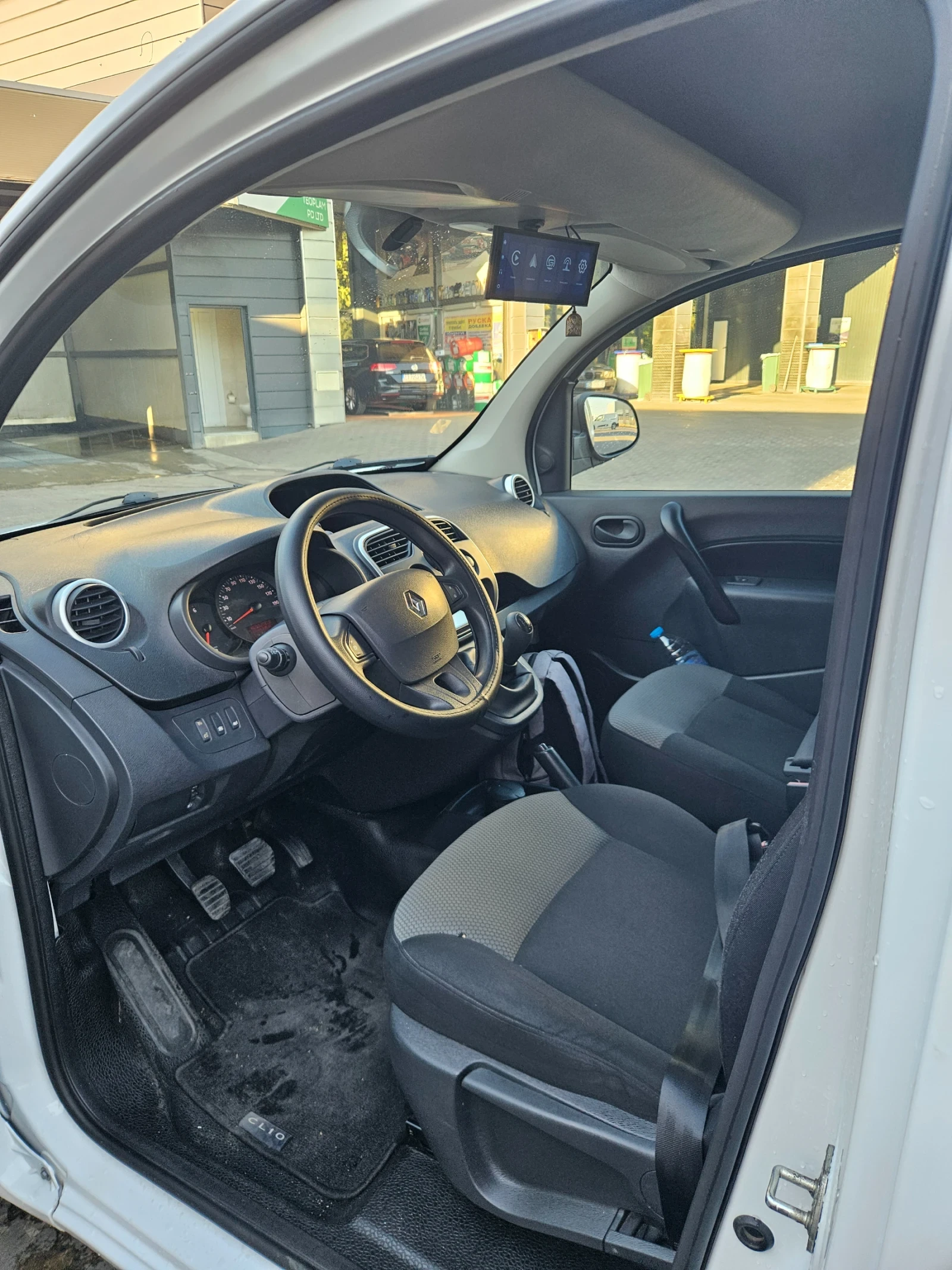 Renault Kangoo 1.5 d, снимка 9 - Автомобили и джипове - 56344879