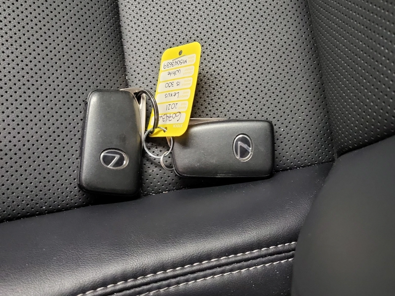 Lexus IS АВТОКРЕДИТ, снимка 14 - Автомобили и джипове - 56632721