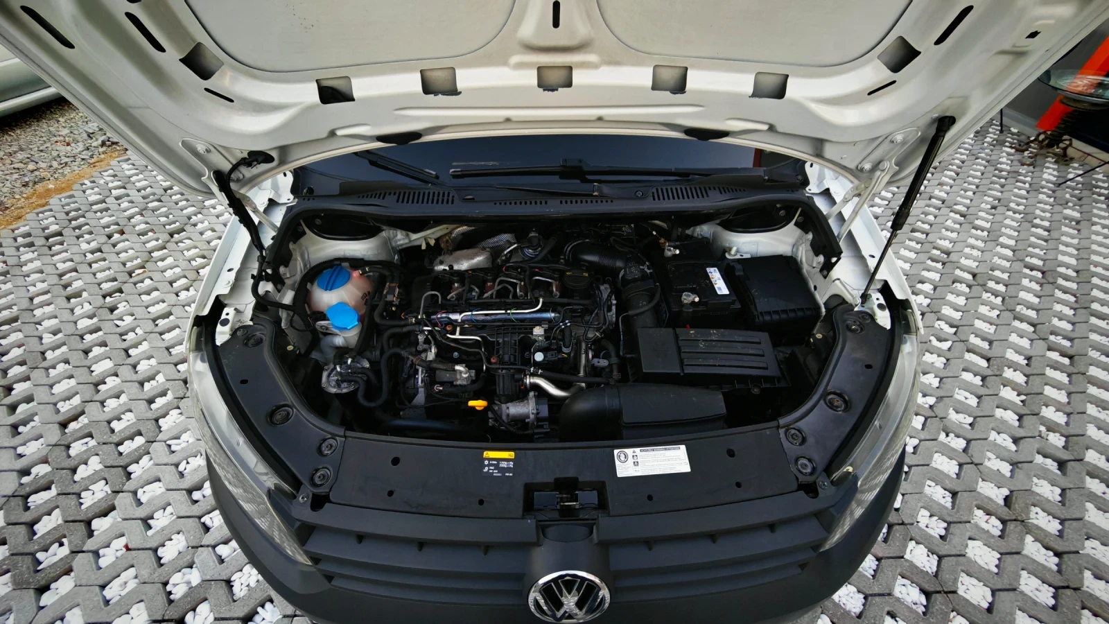 VW Caddy MAXI * CLIMA* 1.6TDI, снимка 13 - Автомобили и джипове - 56643793