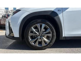 Lexus UX 2.0 F-SPORT E-FOUR AWD, снимка 16