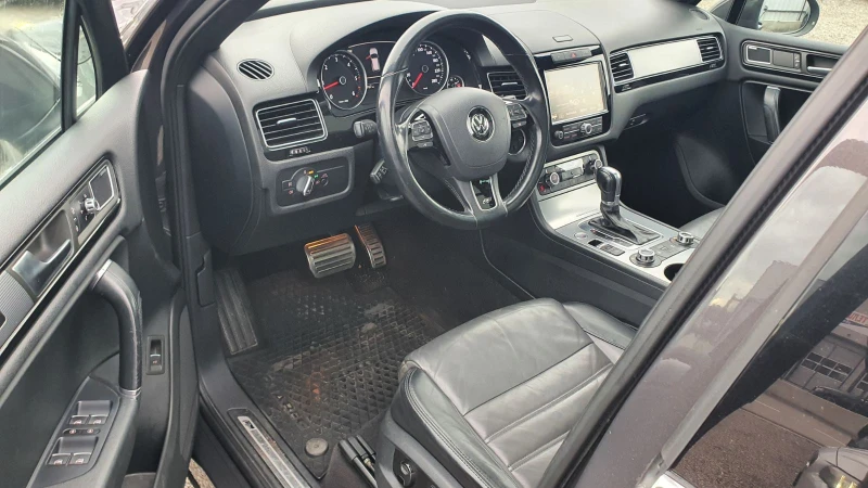 VW Touareg 4.2TDI V8 R line KeyGo Dynaudio 21&#39;&#39; @iCar, снимка 9 - Автомобили и джипове - 48496993