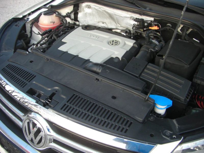 VW Tiguan 2.0TDI 4X4 AVTOMAT, снимка 17 - Автомобили и джипове - 49606087