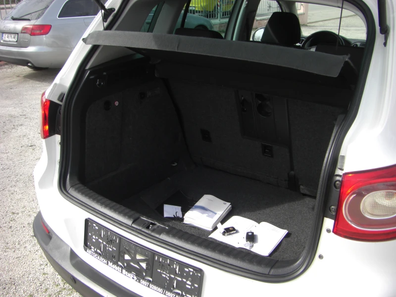 VW Tiguan 2.0TDI 4X4 AVTOMAT, снимка 16 - Автомобили и джипове - 49606087