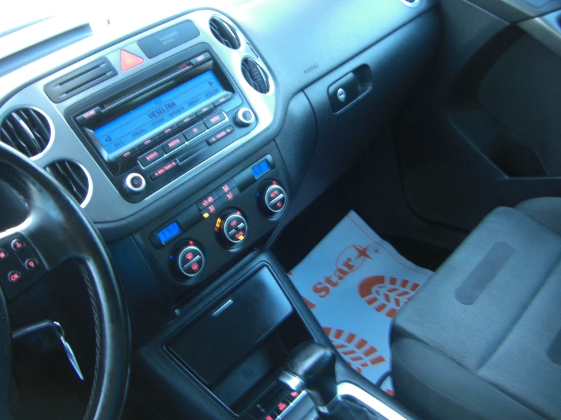 VW Tiguan 2.0TDI 4X4 AVTOMAT, снимка 12 - Автомобили и джипове - 49606087