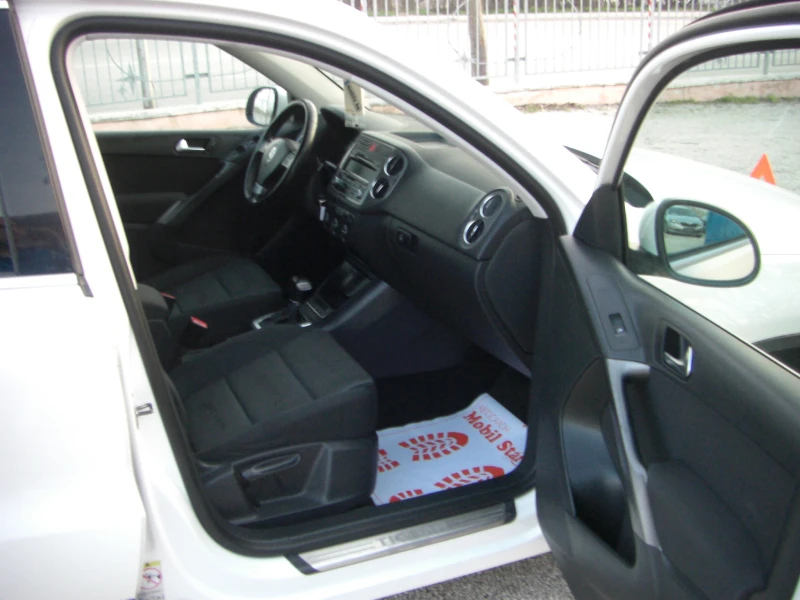VW Tiguan 2.0TDI 4X4 AVTOMAT, снимка 15 - Автомобили и джипове - 49606087