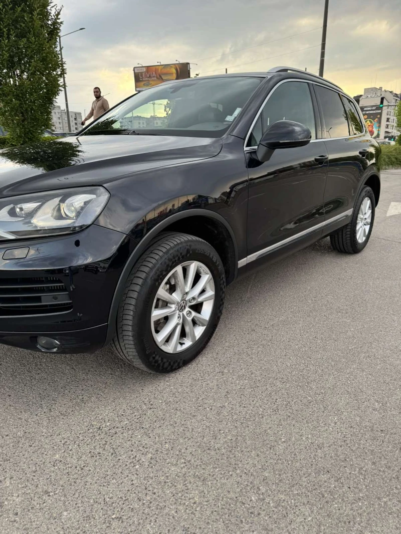 VW Touareg 3.0 V6 TDI, снимка 2 - Автомобили и джипове - 52190711