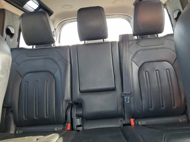 Land Rover Defender 110 HSE, снимка 10 - Автомобили и джипове - 53274459