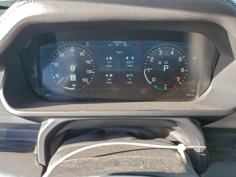 Land Rover Defender 110 HSE, снимка 9 - Автомобили и джипове - 53274459