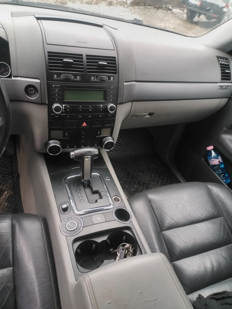 VW Touareg, снимка 4 - Автомобили и джипове - 53598315