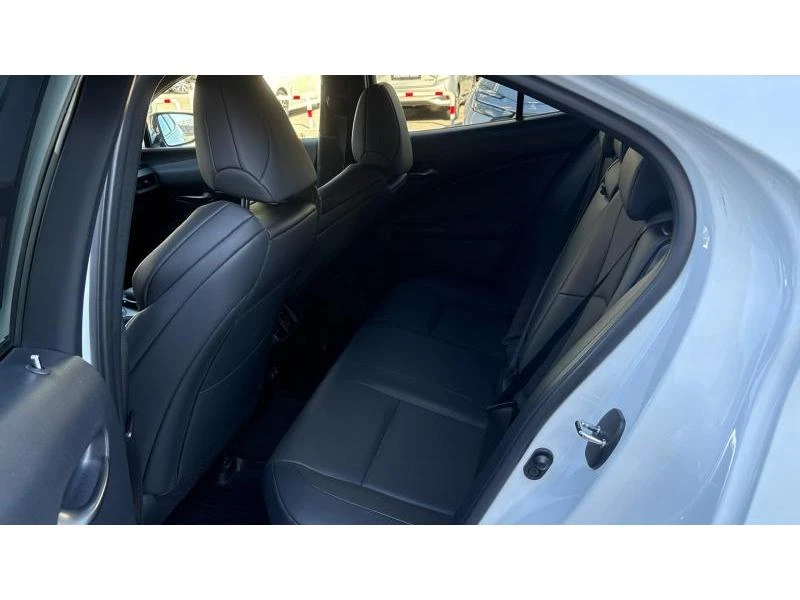 Lexus UX 2.0 F-SPORT E-FOUR AWD, снимка 11 - Автомобили и джипове - 54119805