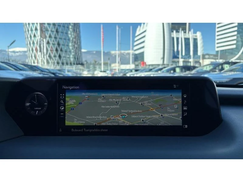 Lexus UX 2.0 F-SPORT E-FOUR AWD, снимка 15 - Автомобили и джипове - 54119805