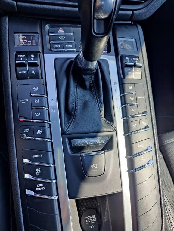 Porsche Macan BOSE* ПОДГРЕВ* ОБДУХВАНЕ* 360КАМЕРА* LANE* ASSIST*, снимка 12 - Автомобили и джипове - 55574518