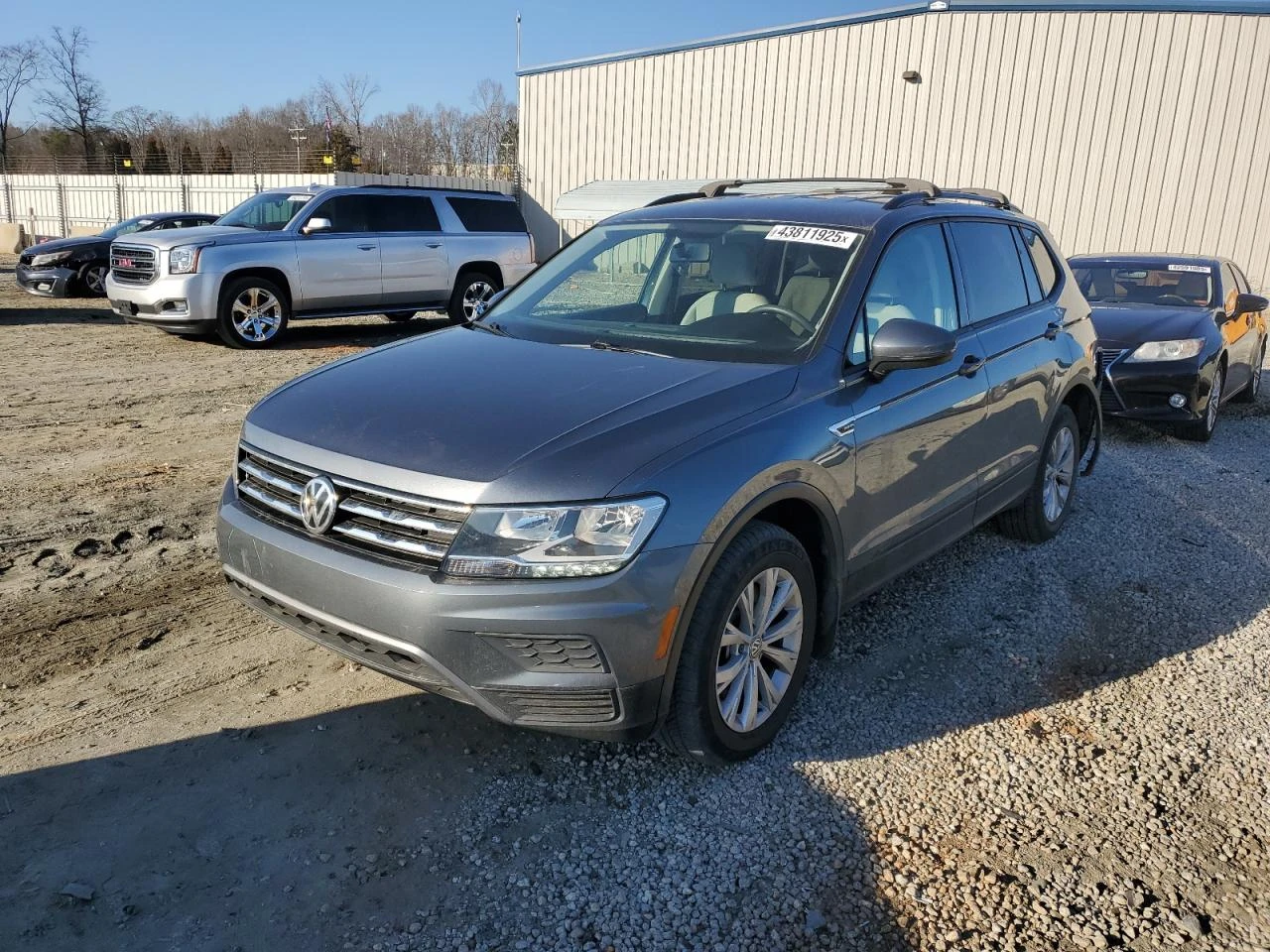 VW Tiguan S 2.0L 4x4/ФИКСИРАНА ЦЕНА! - изображение 3