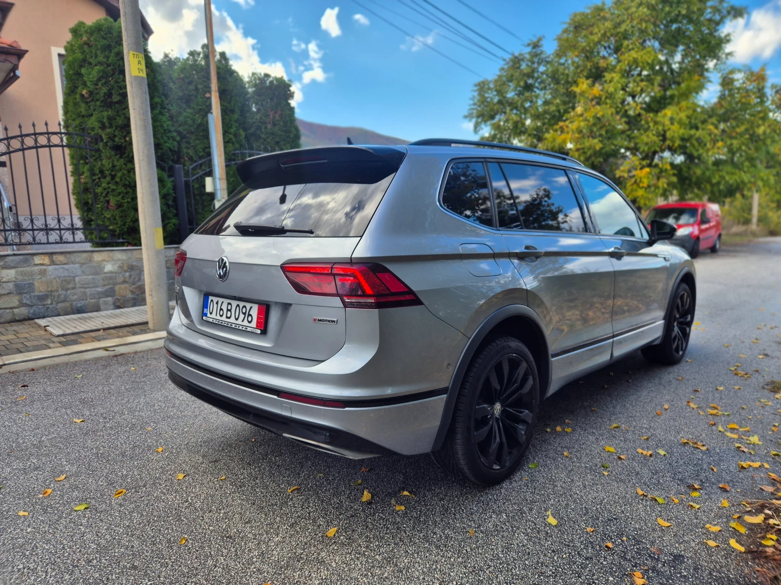 VW Tiguan 2.0D-200кс/3Rline/21г/4motion  - изображение 4