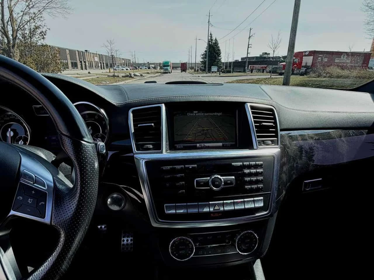 Mercedes-Benz ML 63 AMG * 4dr * AMG* PANO* KEYLESS* ПОДГРЕВ* , снимка 11 - Автомобили и джипове - 53980477