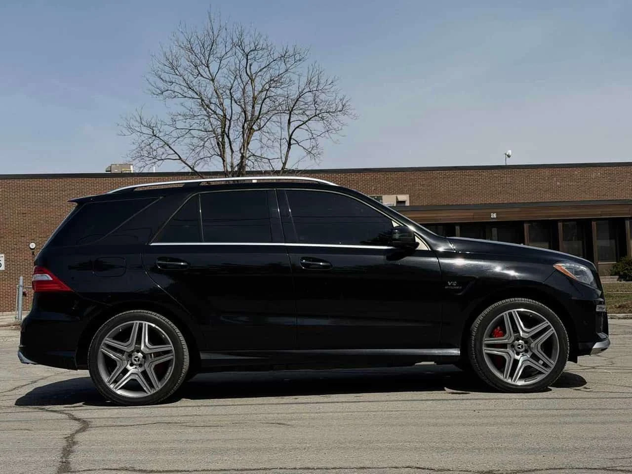 Mercedes-Benz ML 63 AMG * 4dr * AMG* PANO* KEYLESS* ПОДГРЕВ* , снимка 4 - Автомобили и джипове - 53980477