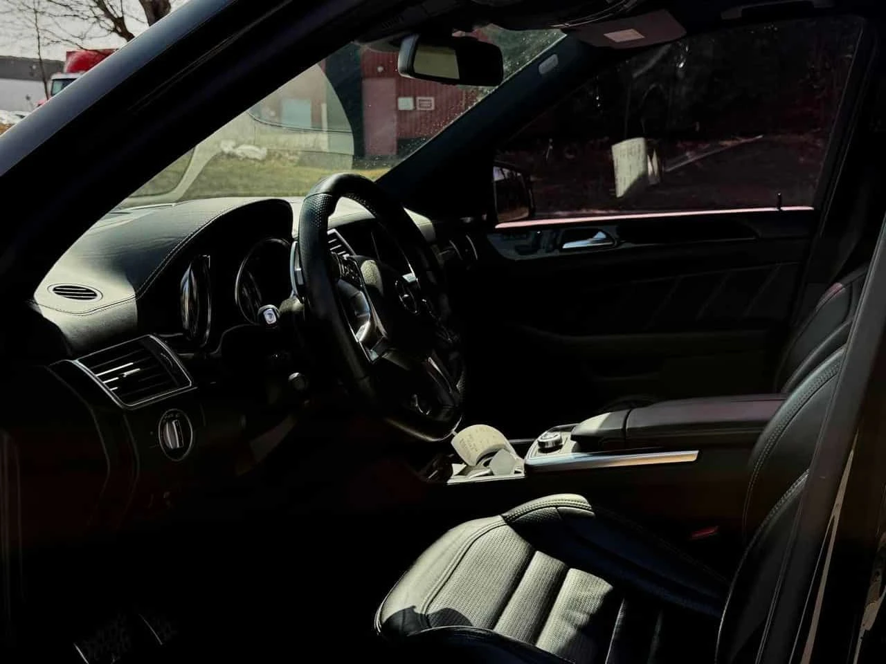 Mercedes-Benz ML 63 AMG * 4dr * AMG* PANO* KEYLESS* ПОДГРЕВ* , снимка 9 - Автомобили и джипове - 53980477